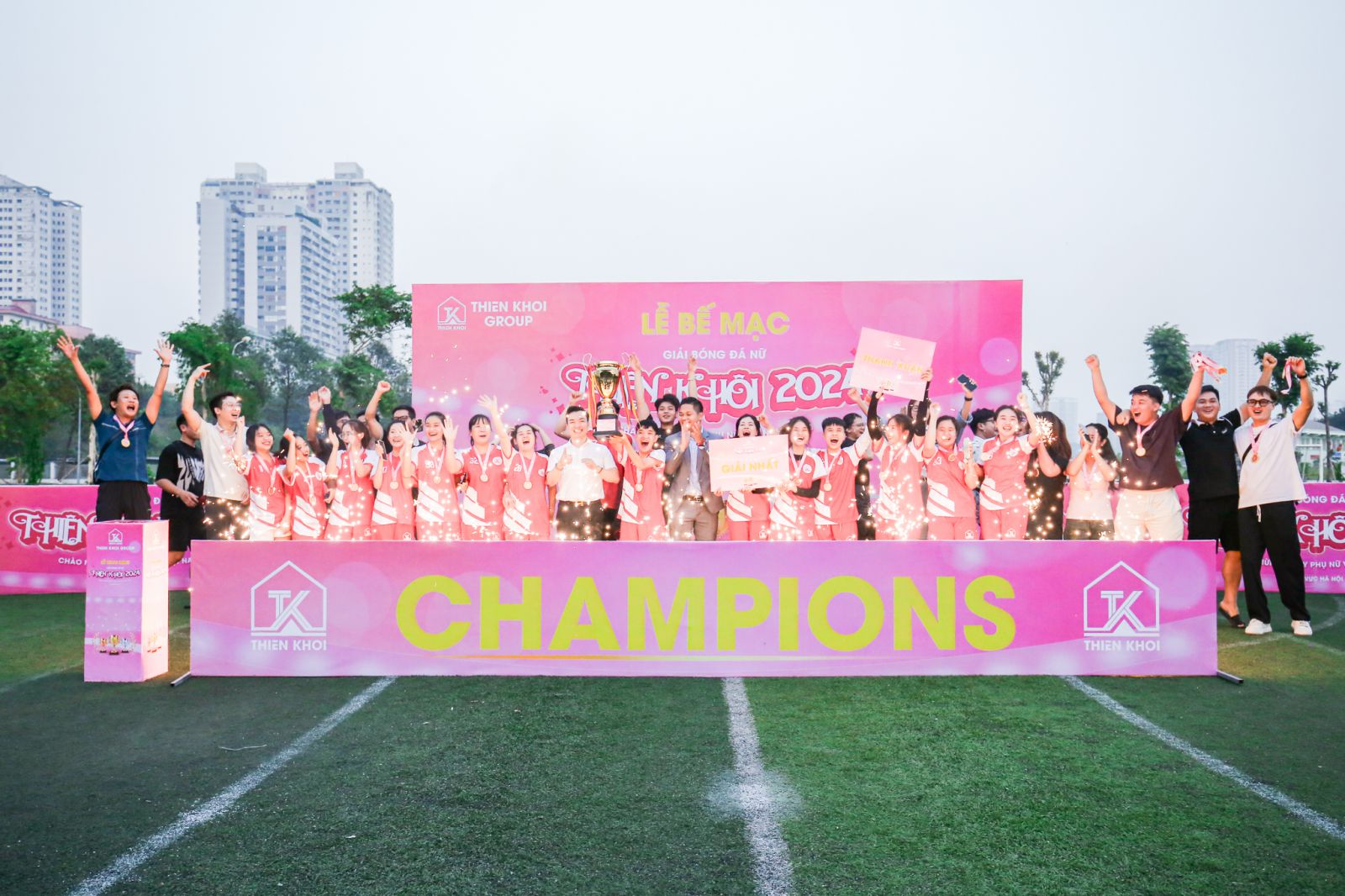 Thanh Xuân FC lên ngôi vô địch 