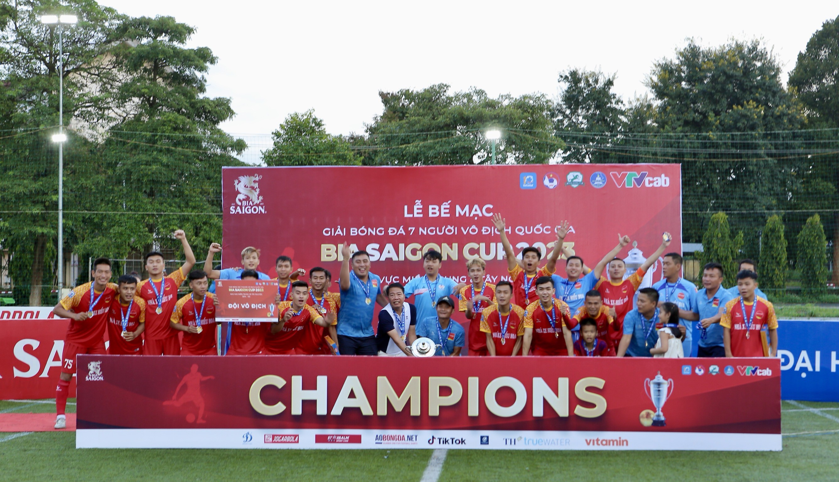 Bế mạc ĐPL-S2: Hiếu Hoa – Quahaco lên ngôi vô địch