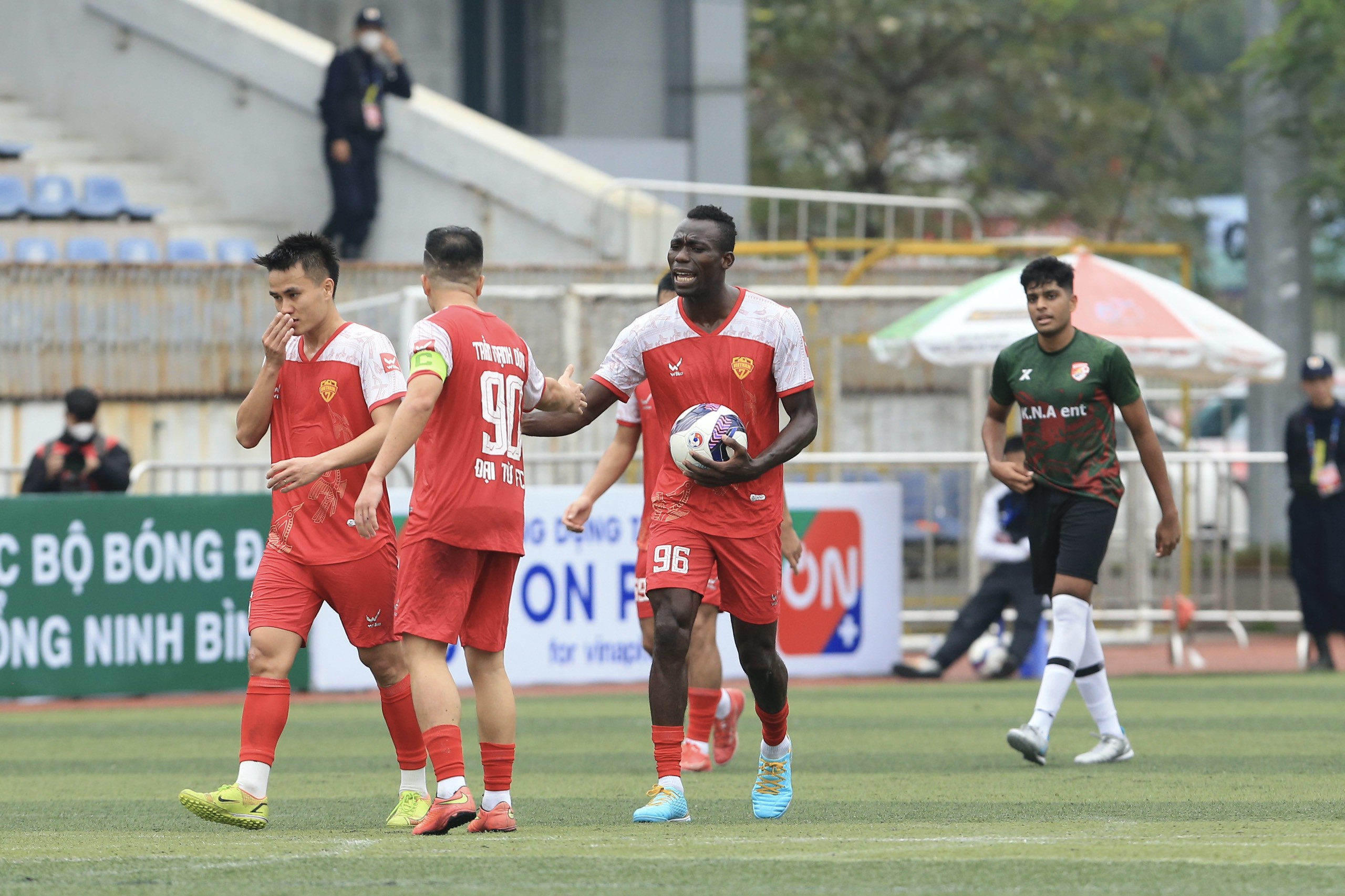 Kickerz (Malaysia) 2-8 Đại Từ: Ngược dòng ấn tượng