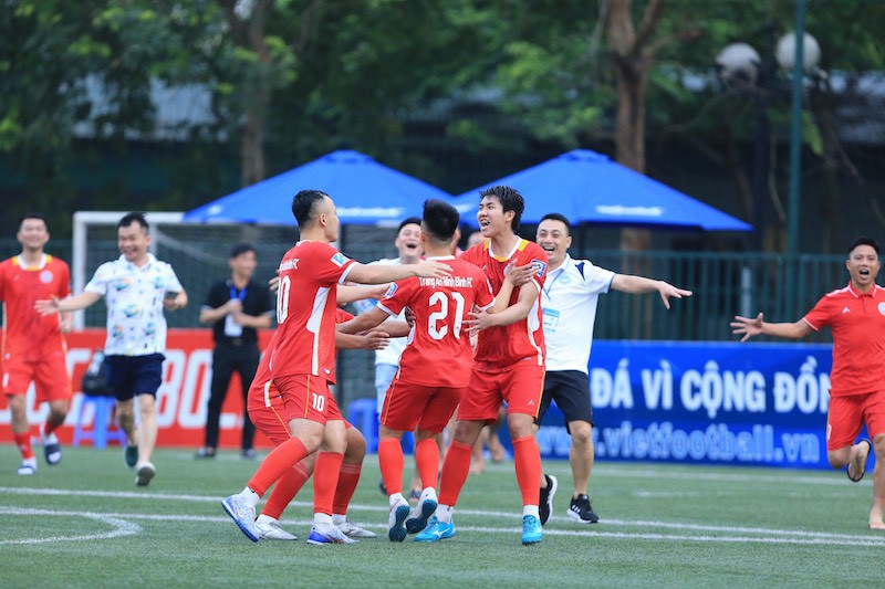 Xác nhận 4 tấm vé vào bán kết Giải bóng đá 7 người hạng Nhất 2024