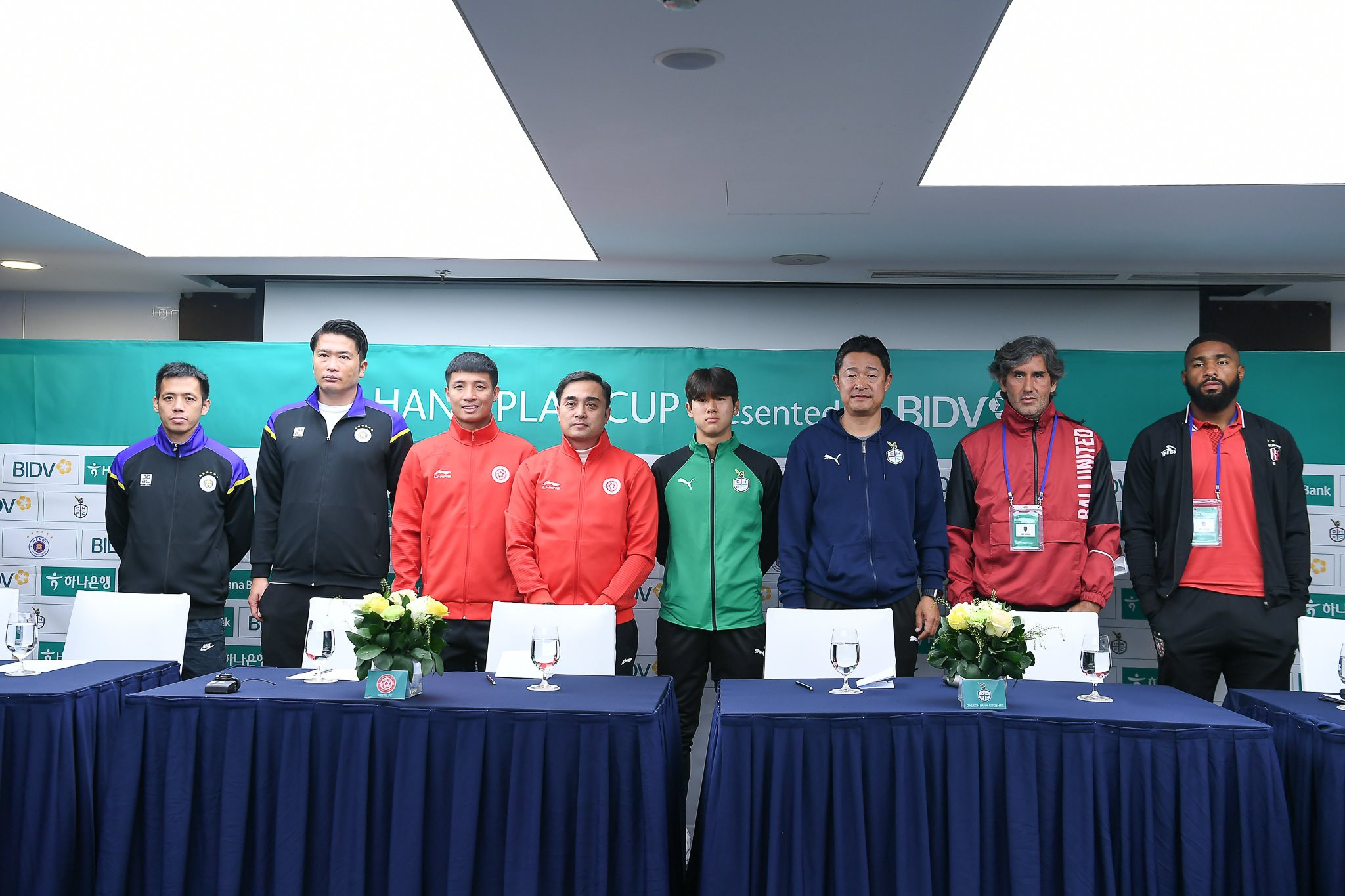 Khởi động giải bóng đá giao hữu Hana Play Cup Presented by BIDV