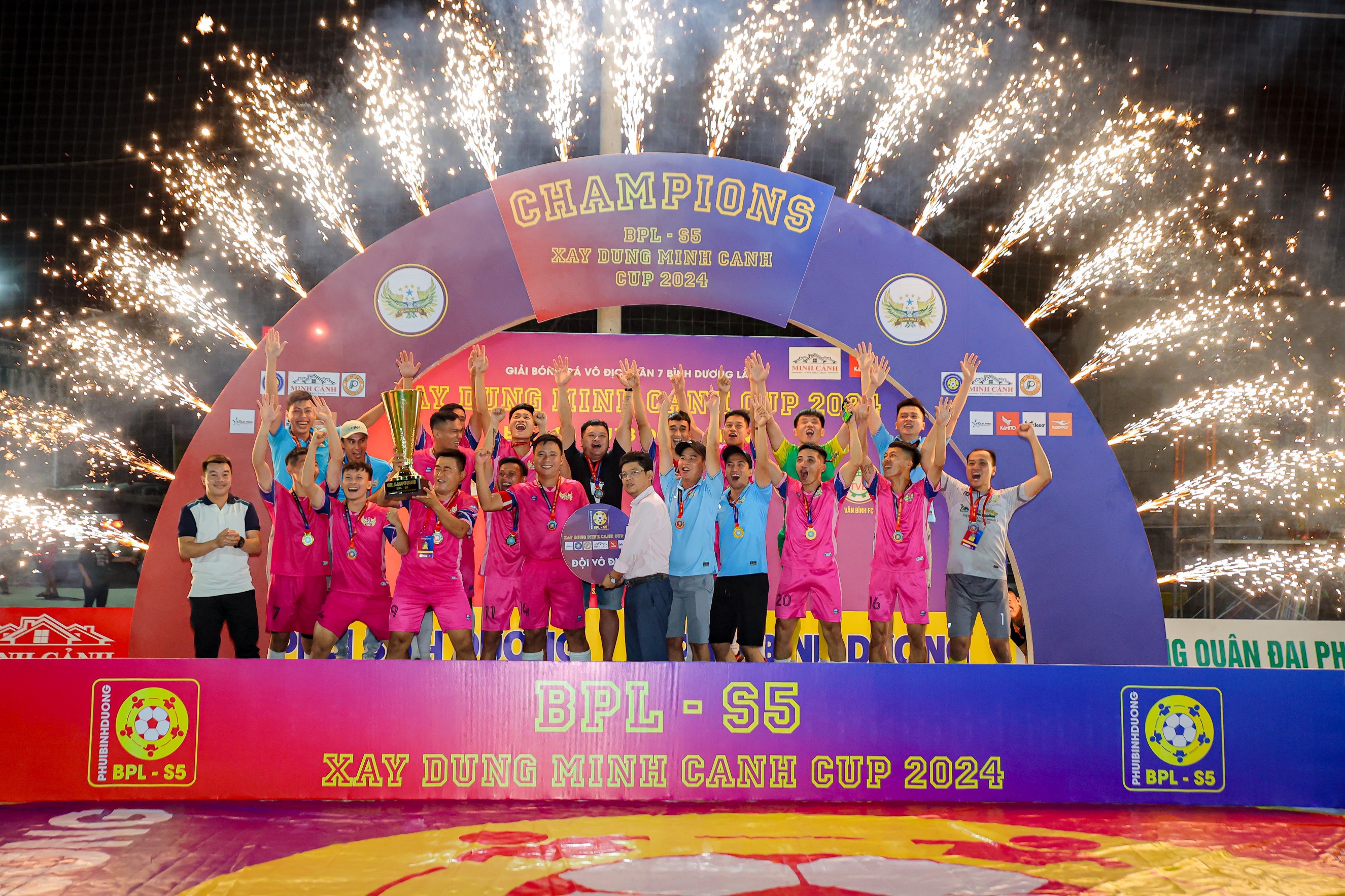 Thanh Nhã FC trở thành tân vương của giải sân 7 lớn nhất Bình Dương