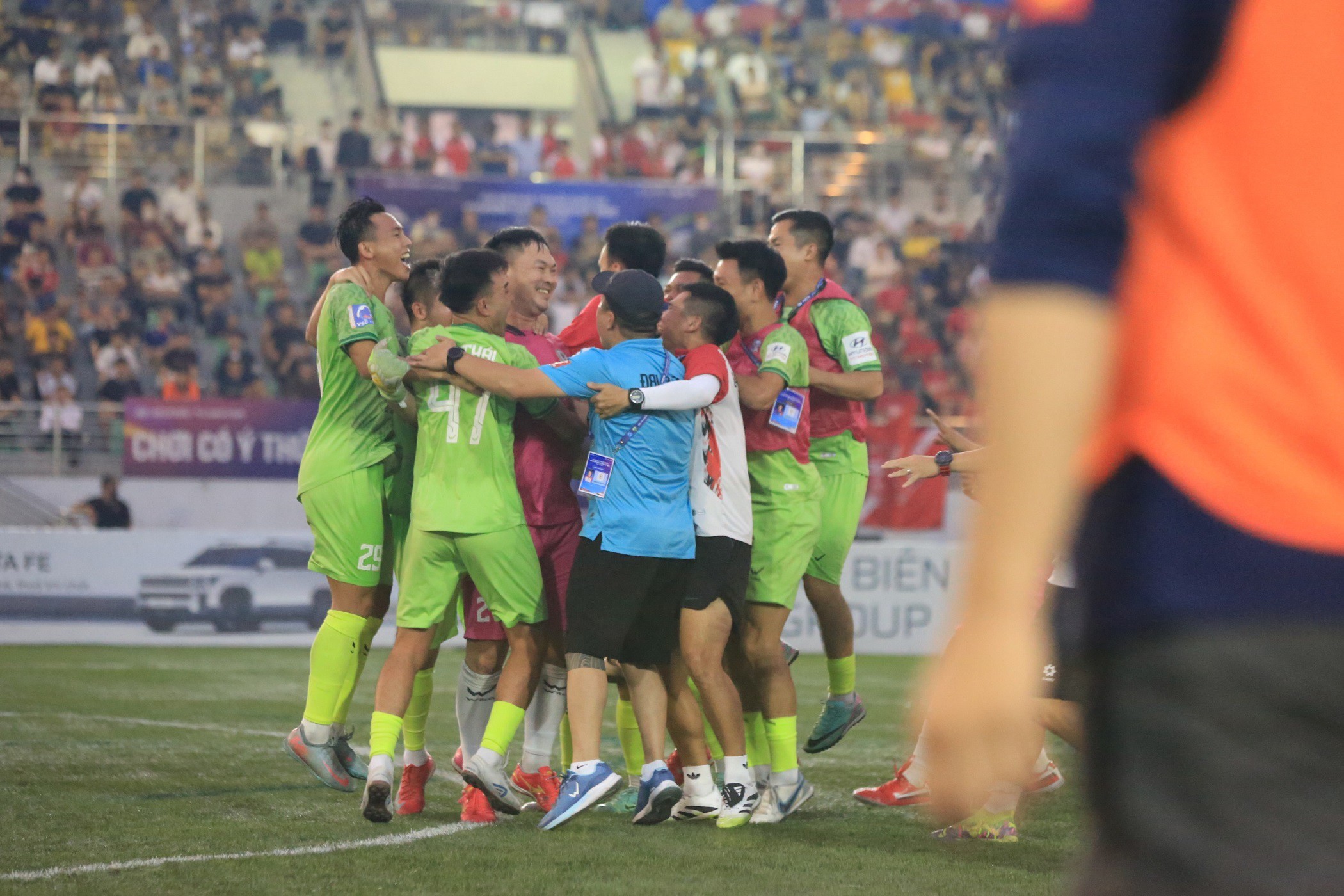 VCK VSC-S5: Đại Từ tiến vào chung kết sau loạt luân lưu căng não