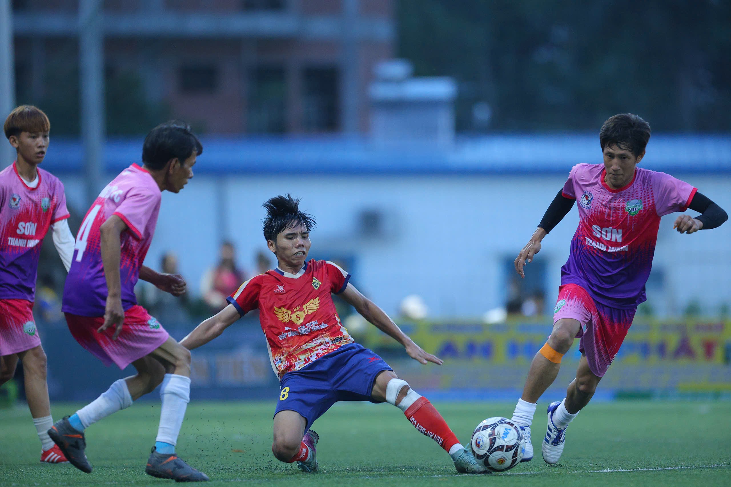 Xuân Điền Lộc và Quảng Lợi vào chung kết Giải bóng đá hội đồng hương Phong Điền 2025