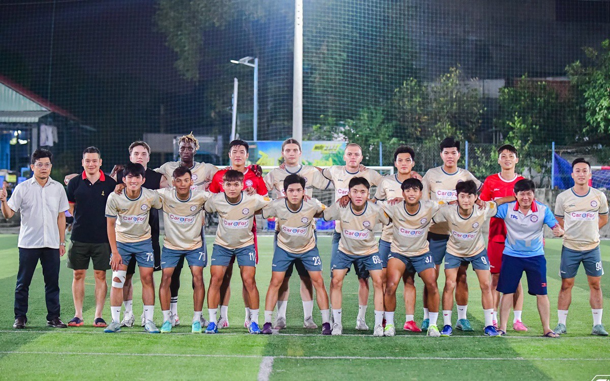 Xây dựng Minh Cảnh mở lớp bóng đá cộng đồng